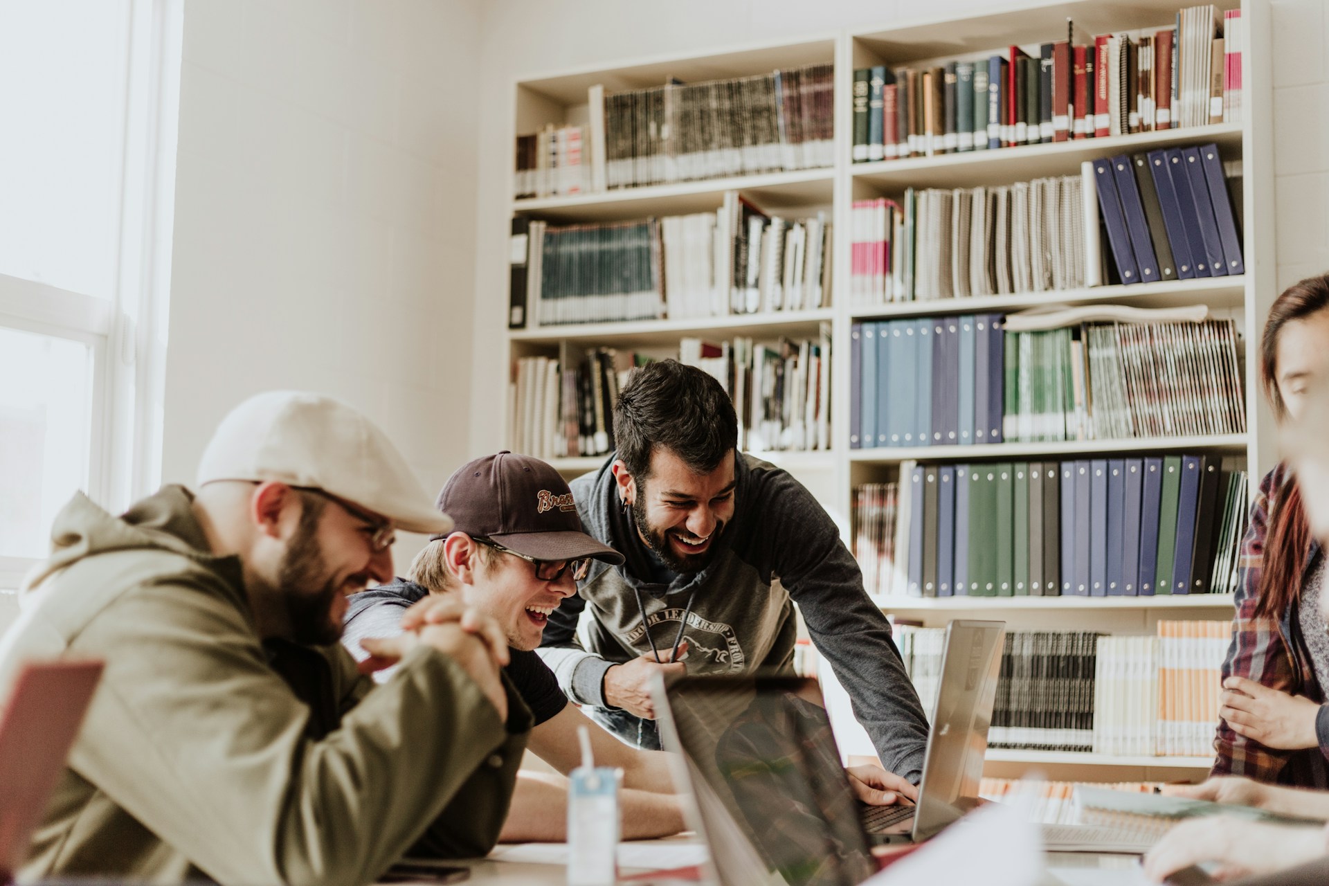 Educació financera per a joves: consells i eines