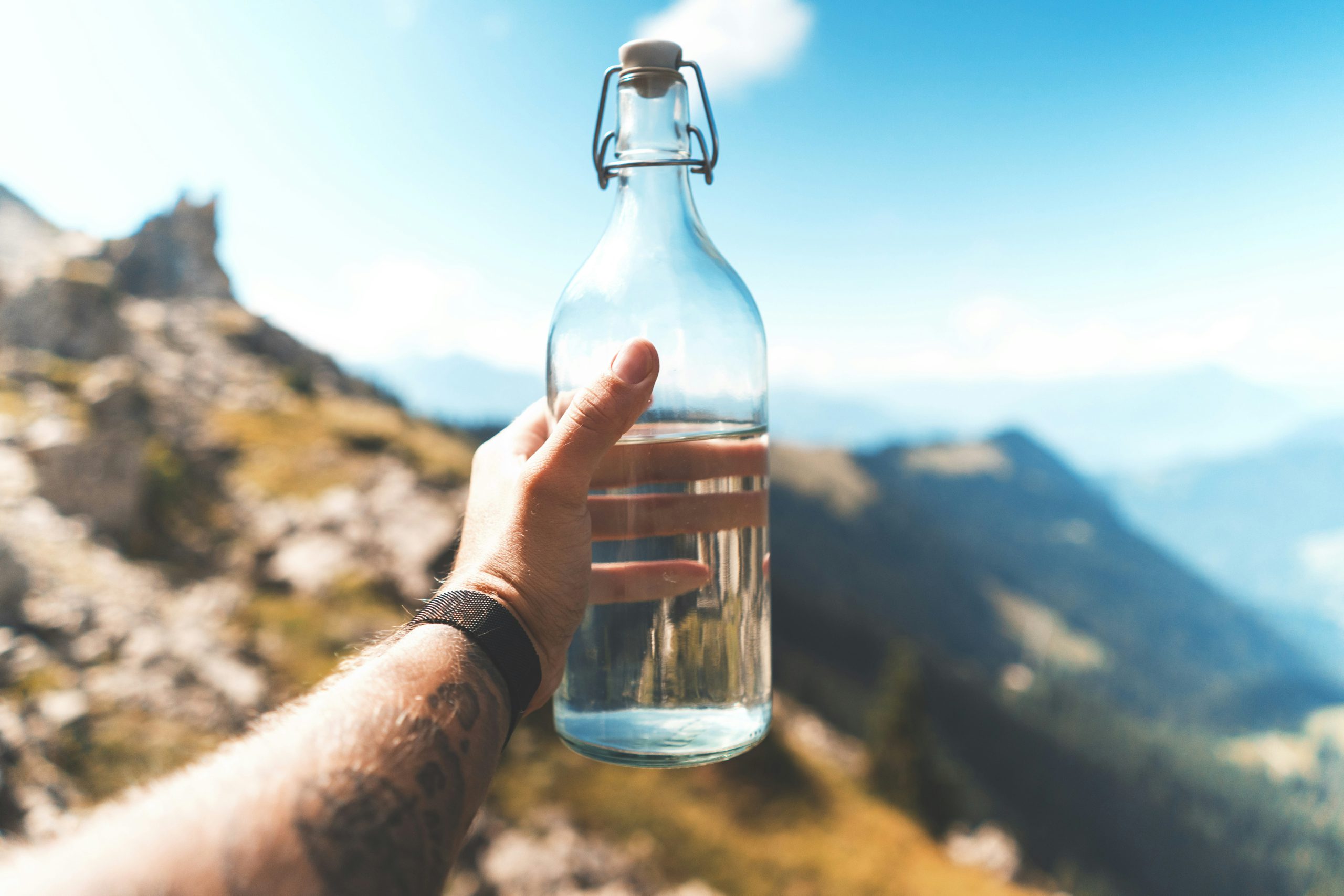 Agua y salud: la importancia de la hidratación y sus efectos en el rendimiento diario